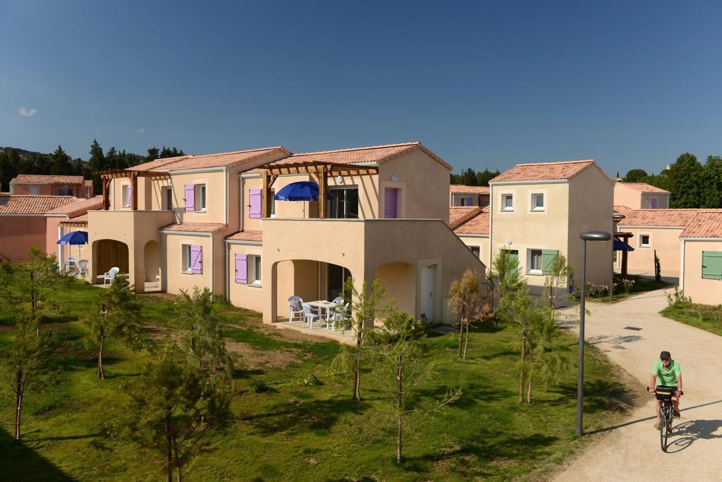 Residence Odalys Le Mas Des Alpilles Paradou Εξωτερικό φωτογραφία